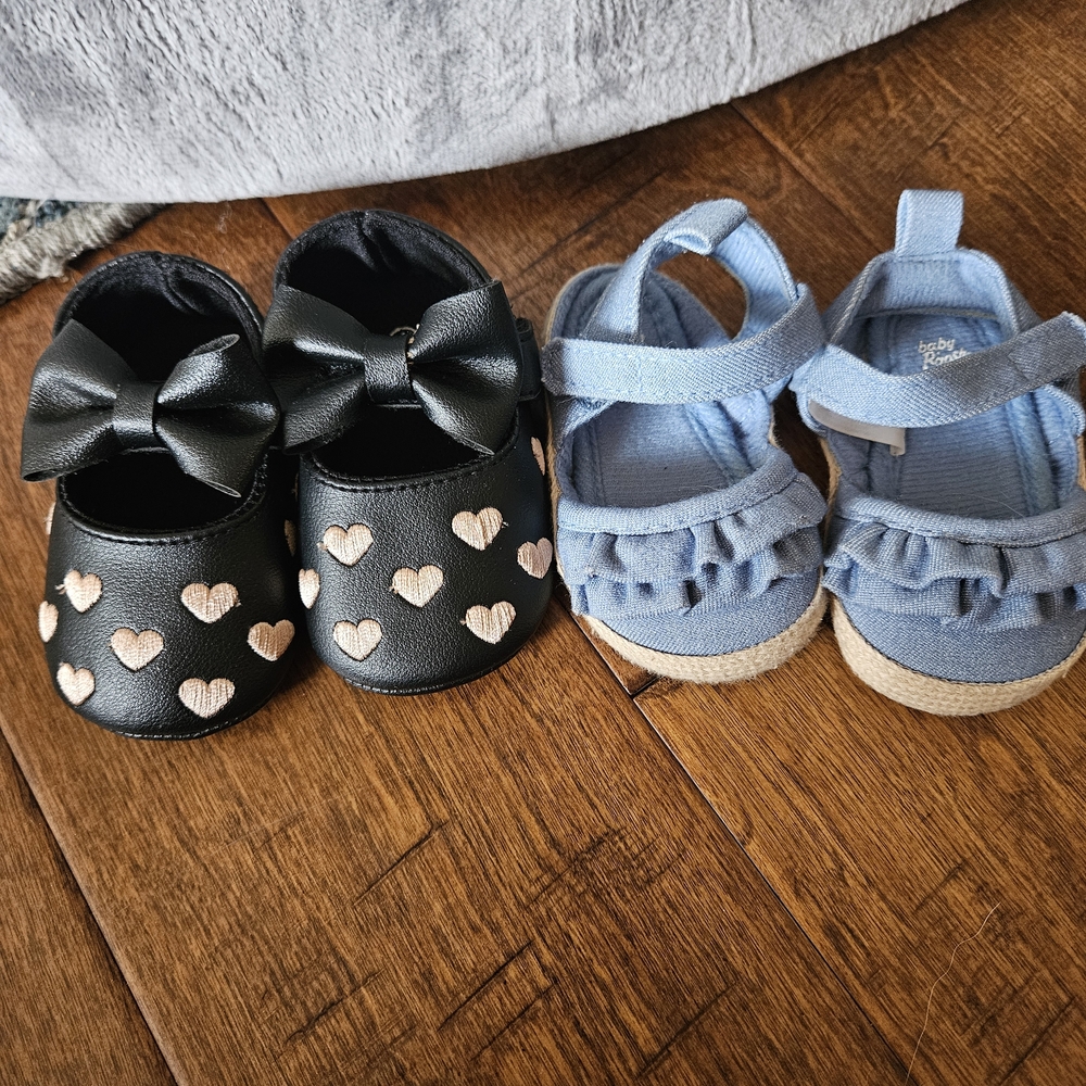 🎁🎁3/20🎁🎁Black Heart Bow Baby Shoes And Blue Ruffle Baby Sandals
